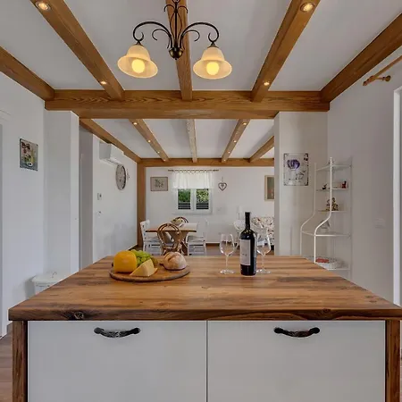 New! Milan's House With Pool, Mediterranean Vila *