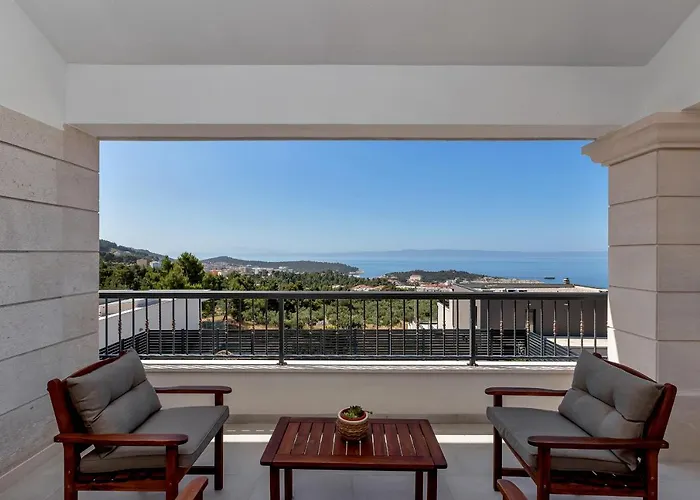 New! Milan's House With Pool, Mediterranean *