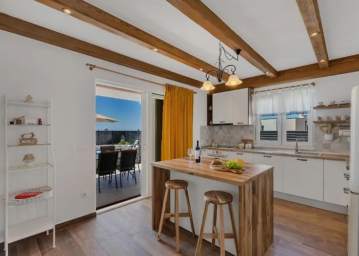 New! Milan's House With Pool, Mediterranean