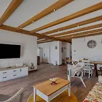 Villa New! Milan's House With Pool, Mediterranean *