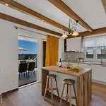 New! Milan's House With Pool, Mediterranean