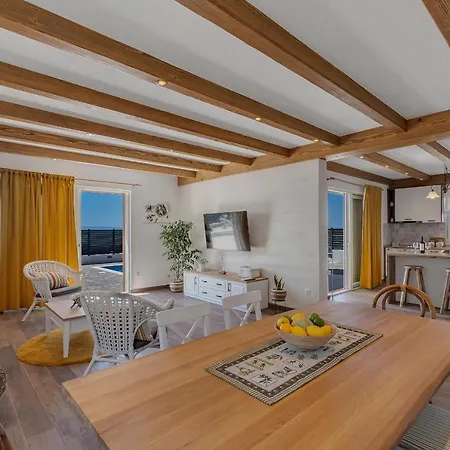 New! Milan's House With Pool, Mediterranean *