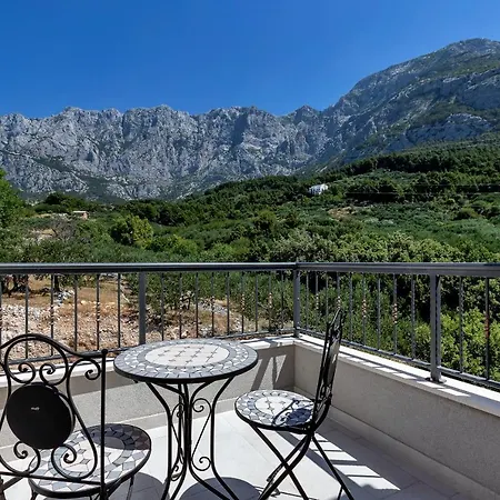 New! Milan's House With Pool, Mediterranean Вілла *