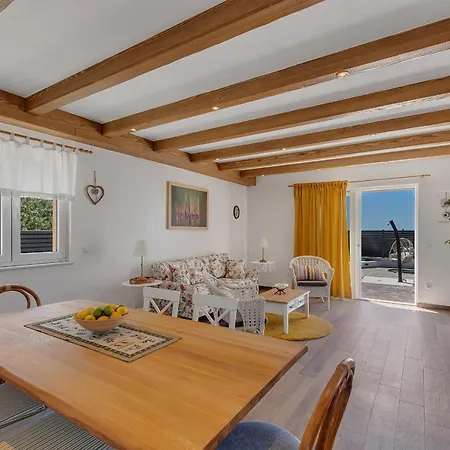 New! Milan's House With Pool, Mediterranean Макарська