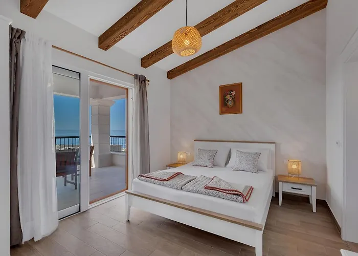 New! Milan's House With Pool, Mediterranean