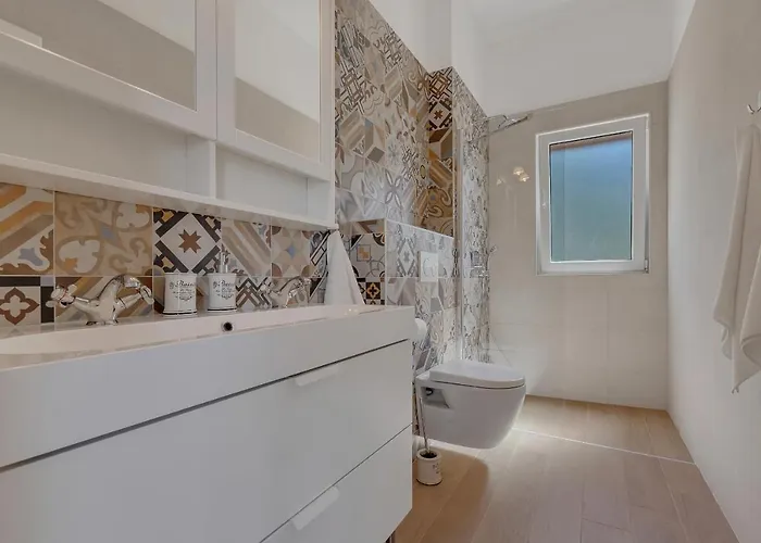 New! Milan's House With Pool, Mediterranean *