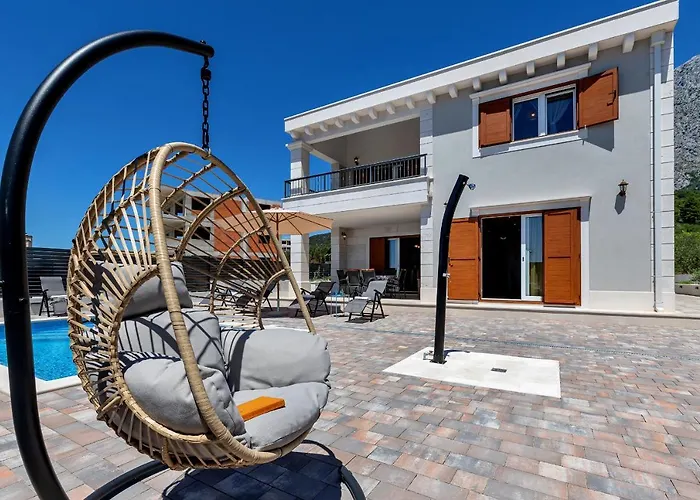 Villa New! Milan's House With Pool, Mediterranean *