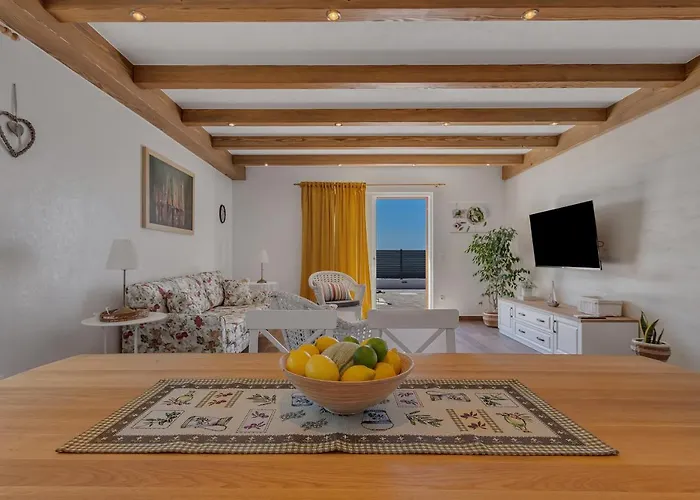 New! Milan's House With Pool, Mediterranean Villa *