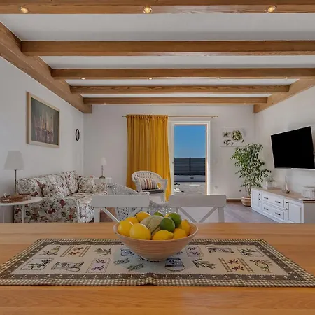 New! Milan's House With Pool, Mediterranean וילה *