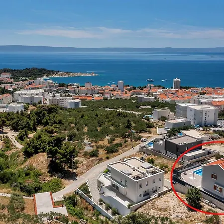 New! Milan's House With Pool, Mediterranean וילה