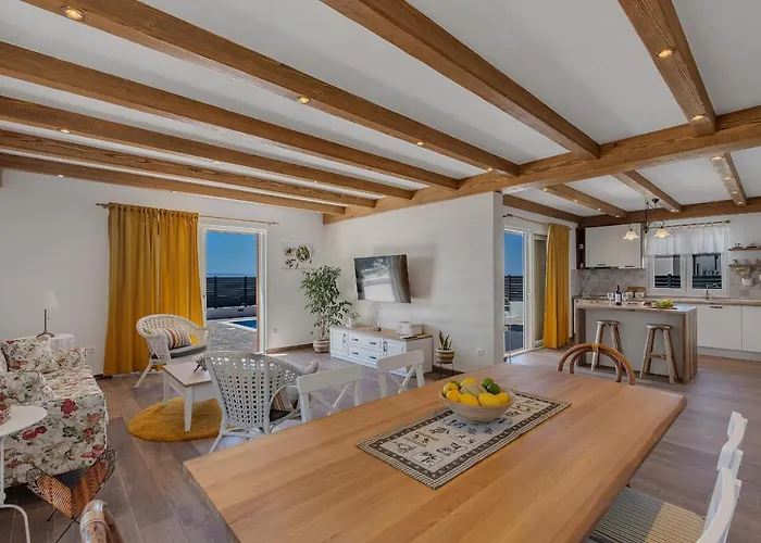 New! Milan's House With Pool, Mediterranean *