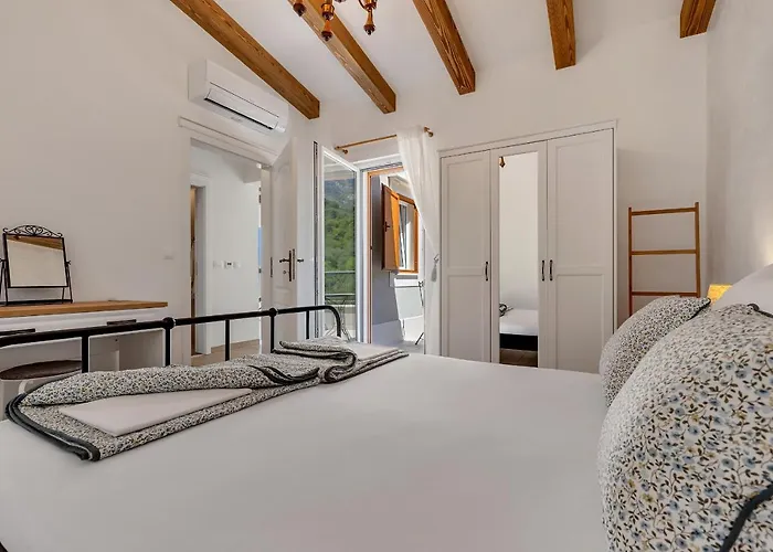 New! Milan's House With Pool, Mediterranean *