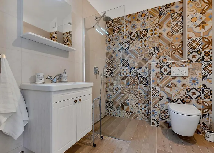 New! Milan's House With Pool, Mediterranean * Макарська