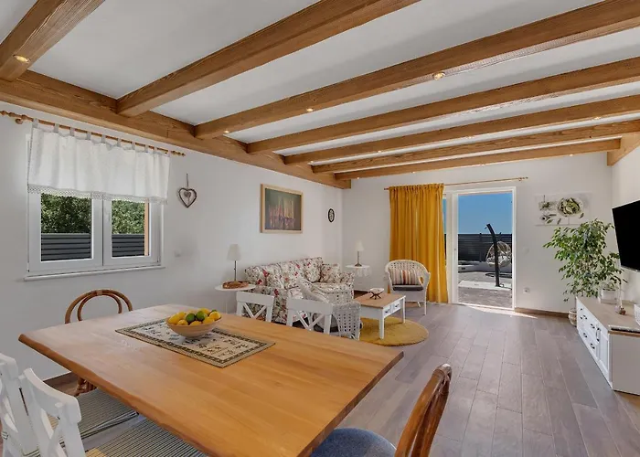 New! Milan's House With Pool, Mediterranean Макарська