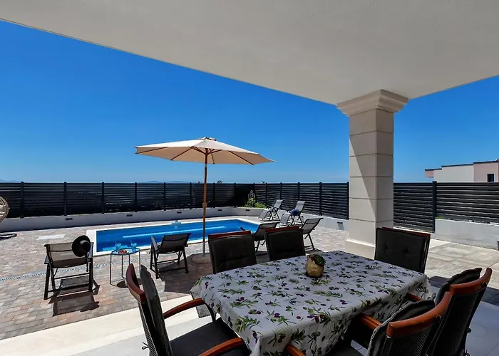 New! Milan's House With Pool, Mediterranean